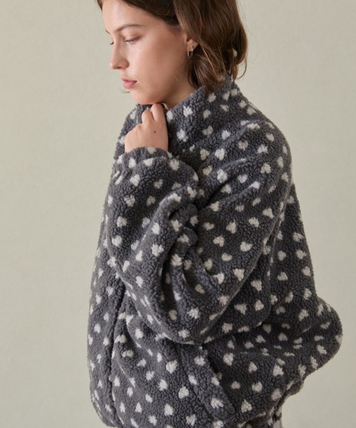 위오이(WIOE) Heart Dumble Fleece Jacket_Grey