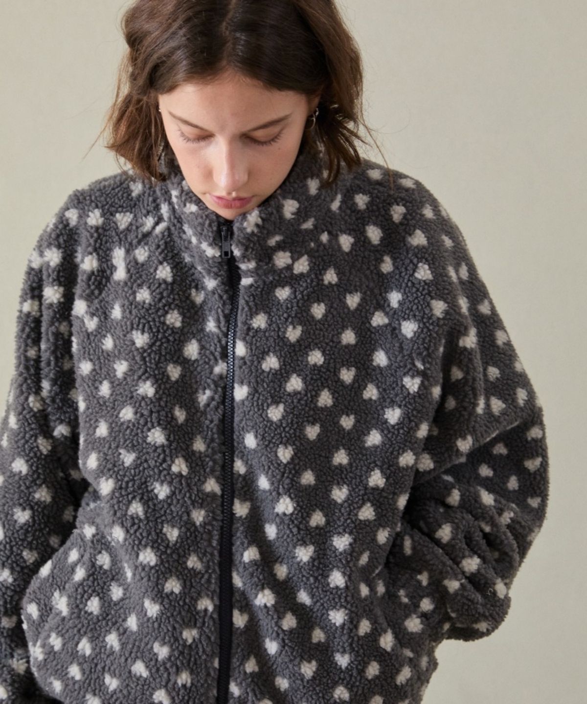 위오이(WIOE) Heart Dumble Fleece Jacket_Grey