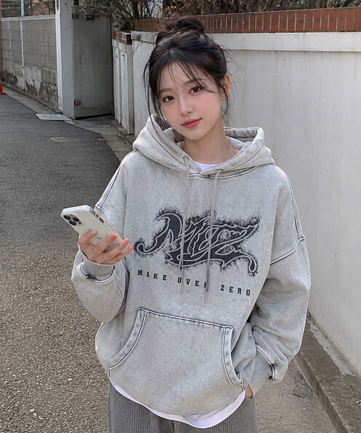 모즈모즈(MOZMOZ) 노이즈번 더티워싱 오버핏 기모 후드 그레이