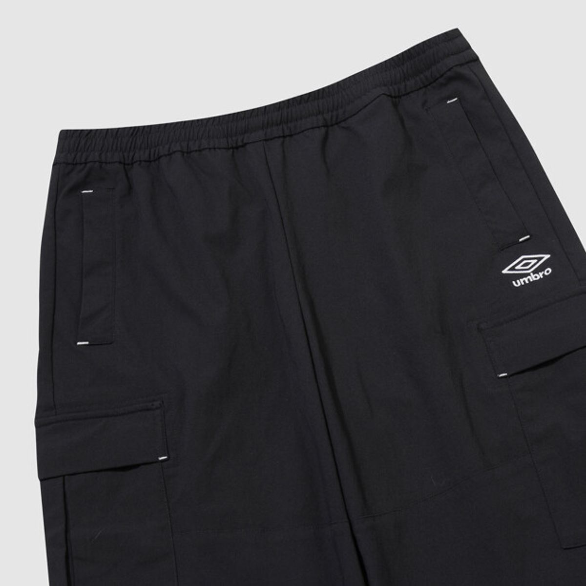 엄브로(UMBRO) 면터치 나일론 카고 스트레이트 팬츠 블랙(UQ323CPT95)