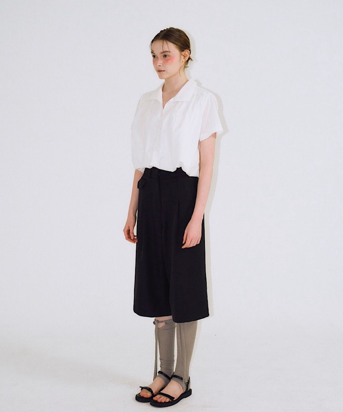 아포엠(APOEM) Bermuda Slacks