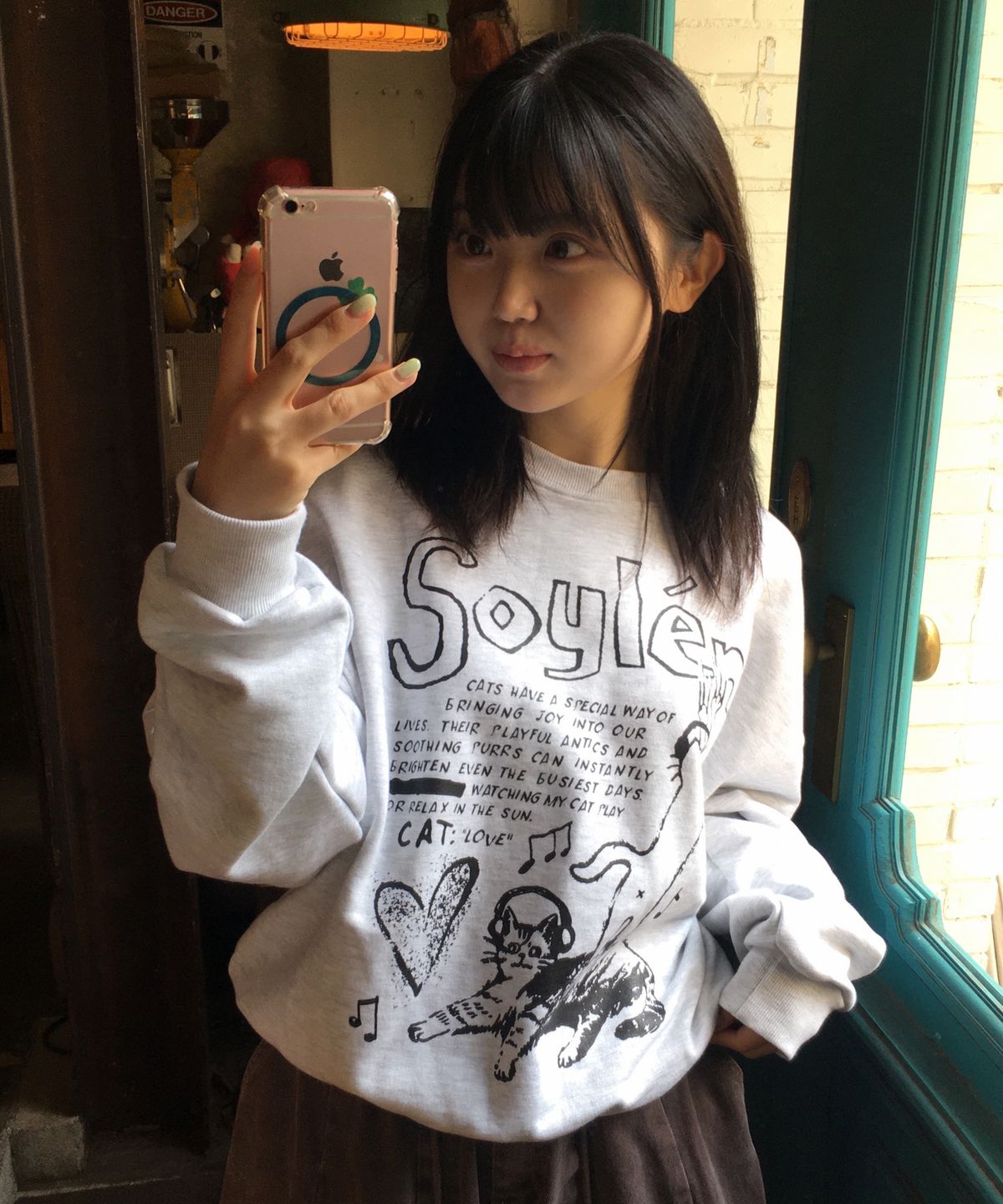 소이렌(SOYLEN) 러브 캣츠 스웨트셔츠 (라이트그레이)