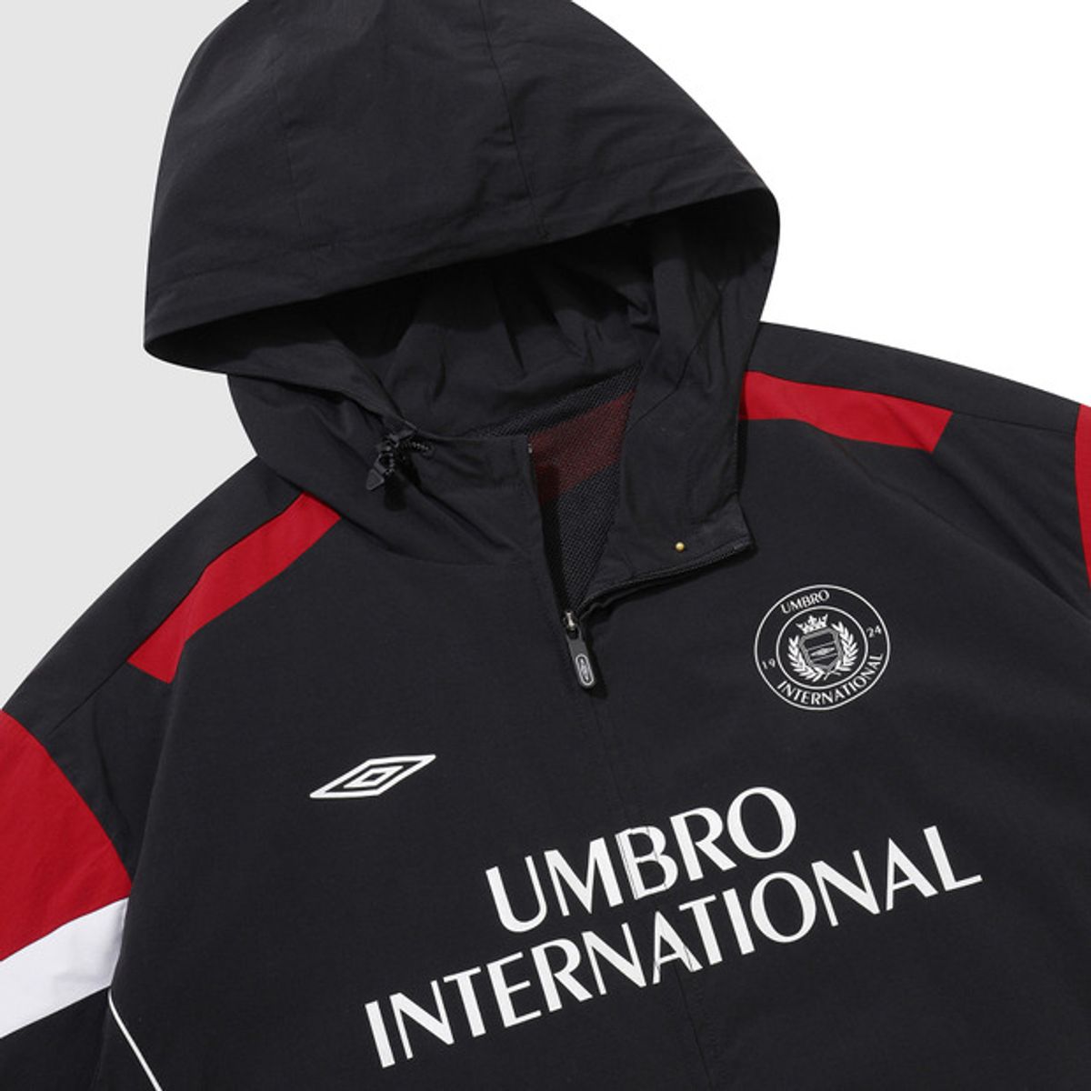 엄브로(UMBRO) PTR 아이코닉 후드 집업 자켓 블랙(UQ321SJK93)