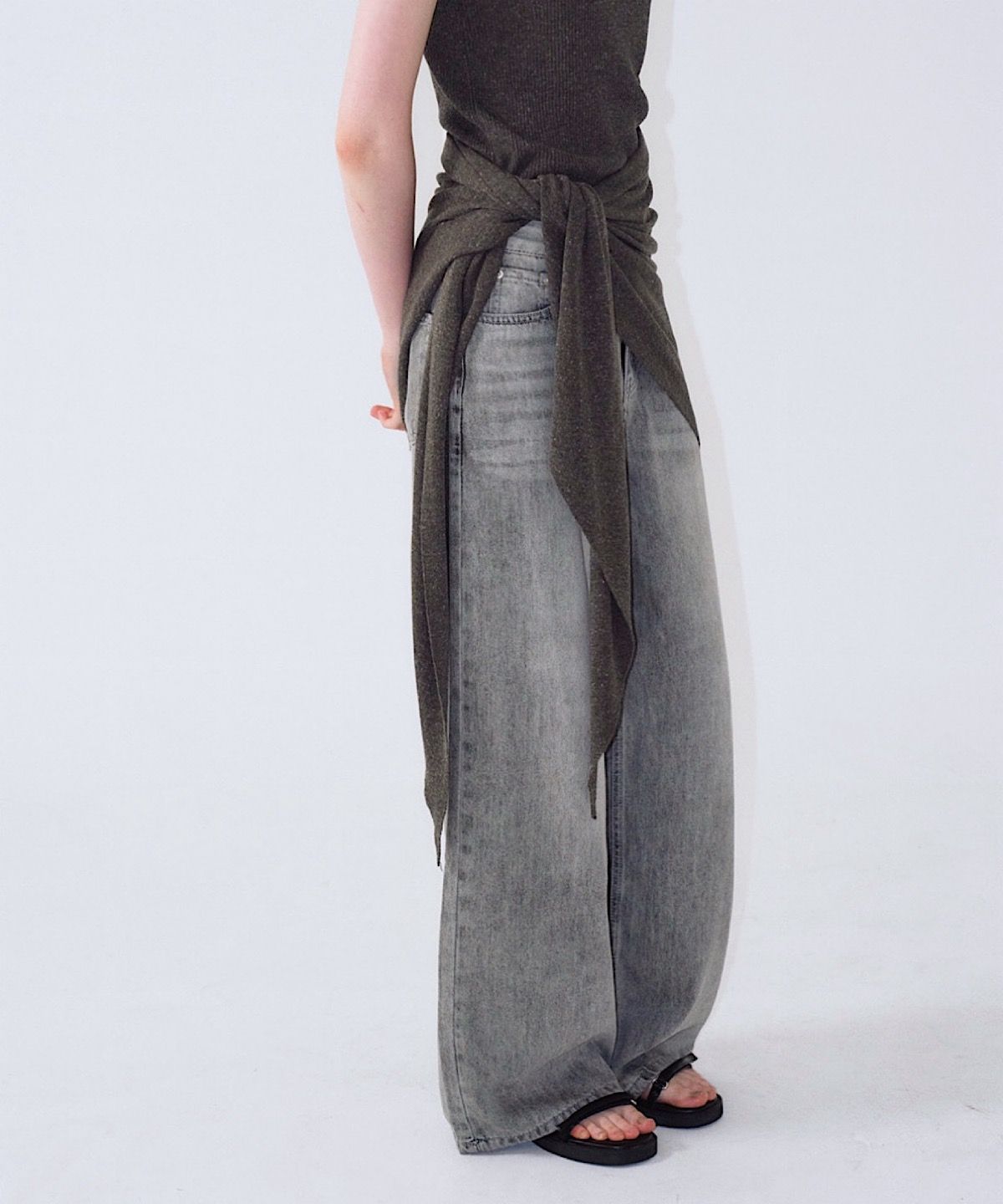아포엠(APOEM) Washed Denim Pants