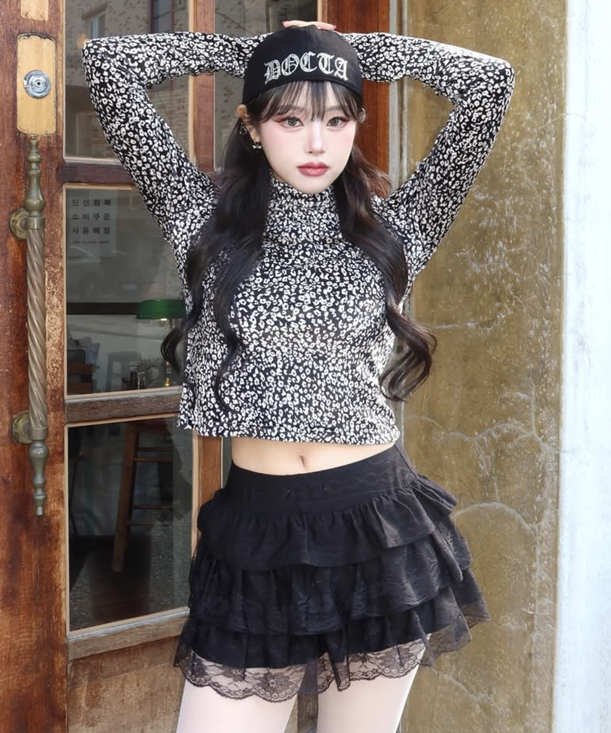 드마크(DEMARC) LEOPARD HIGH-NECK LONG SLEEVE TEE -  black