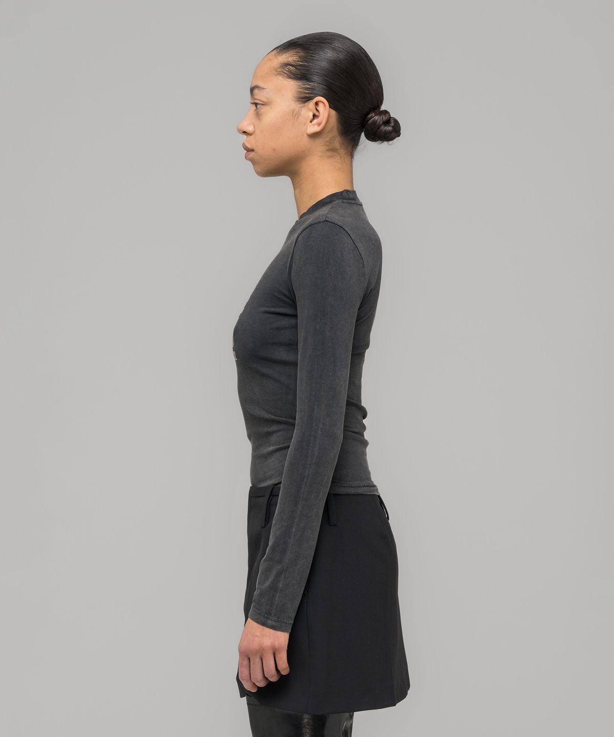 032씨(032C) (W) 하드코어 웰니스 타이트 롱슬리브 페이디드 블랙 HARDCORE WELLNESS TIGHT LONGSLEEVE FADED BLACK
