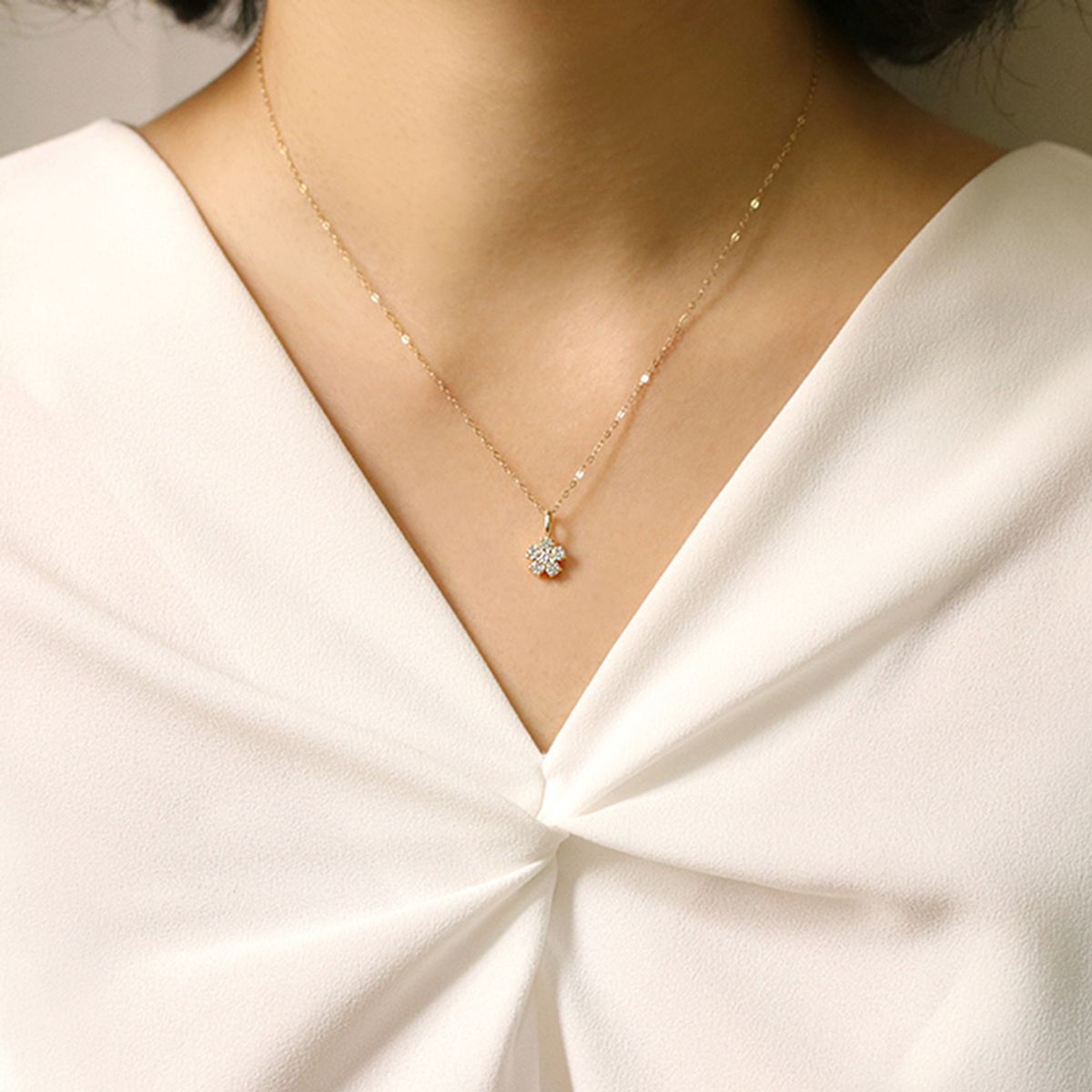 러비앤비(LOVEENB) [14K gold] 데이지 랩다이아몬드 펜던트
