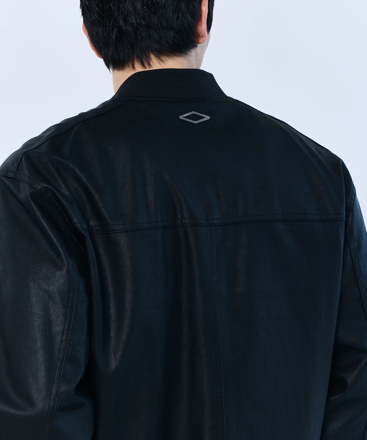 나인제트(NINEZ) 포켓 크롭 레더 자켓