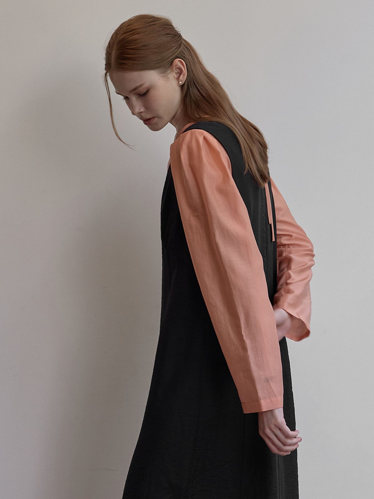 비뮤즈맨션(BEMUSE MANSION) Sheer volume blouse - Salmon buff