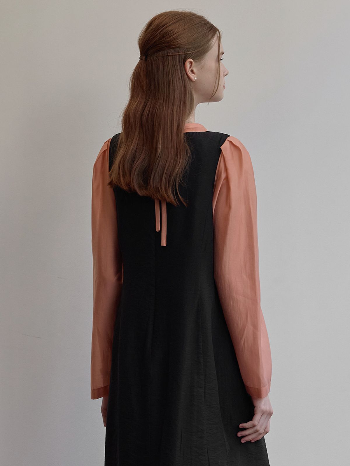 비뮤즈맨션(BEMUSE MANSION) Sheer volume blouse - Salmon buff
