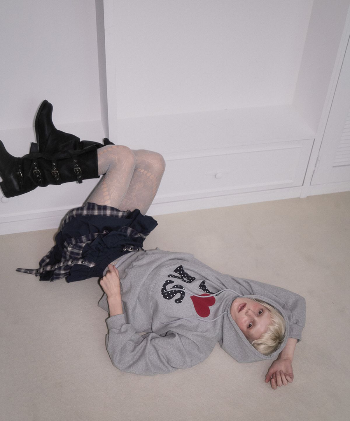 로제프란츠(ROSEFRANTZ) Dot Heart Hoodie [Gray]