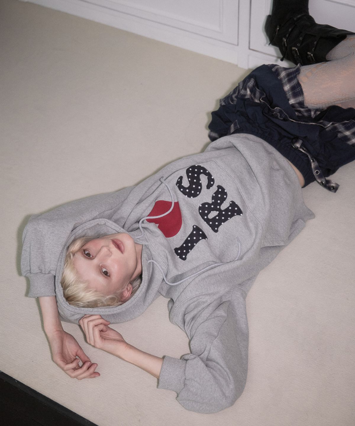 로제프란츠(ROSEFRANTZ) Dot Heart Hoodie [Gray]