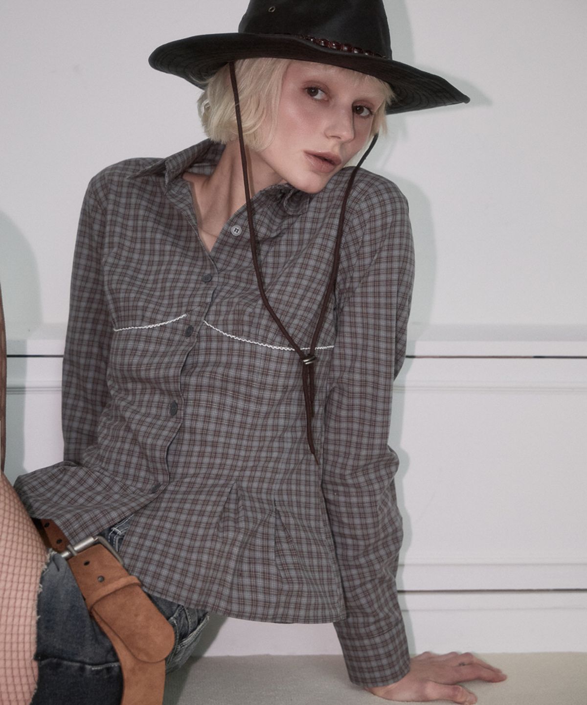 로제프란츠(ROSEFRANTZ) Lace Line Pintuck Shirt [Brown]