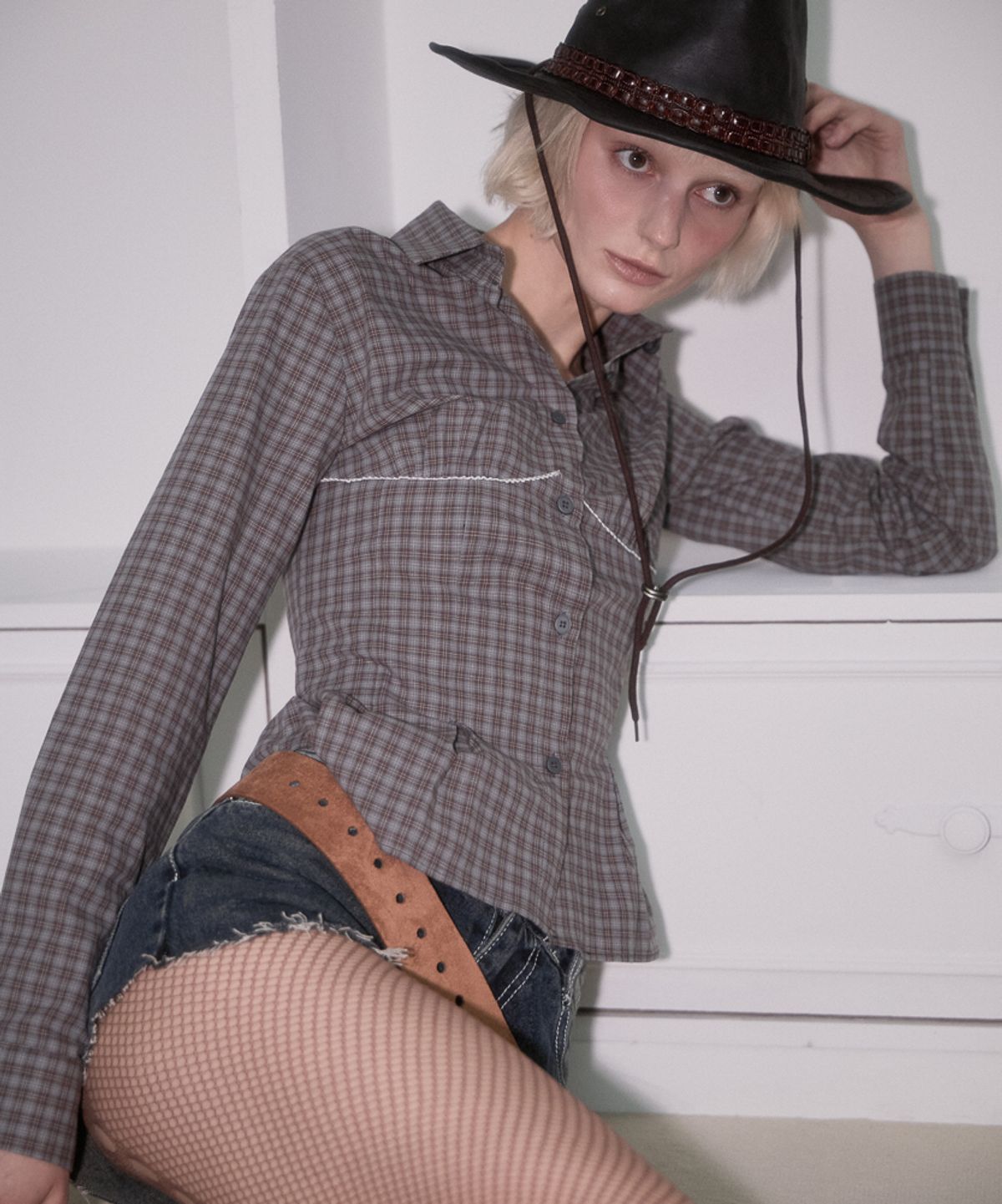 로제프란츠(ROSEFRANTZ) Lace Line Pintuck Shirt [Brown]