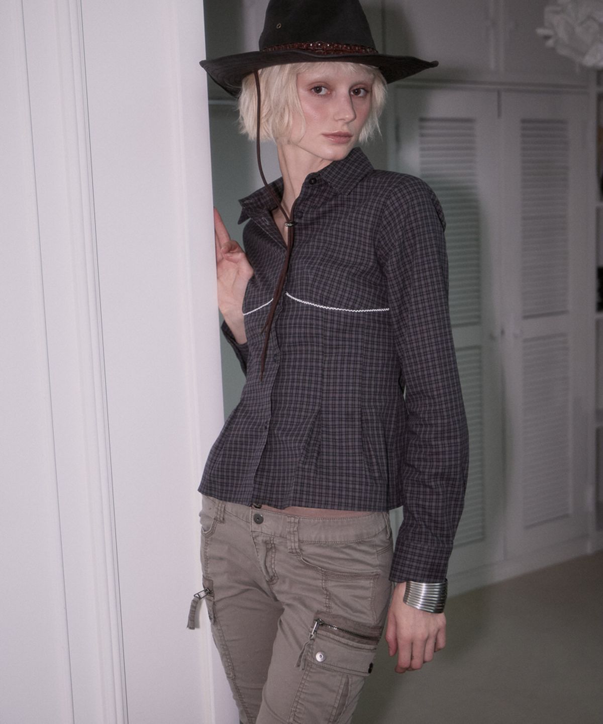 로제프란츠(ROSEFRANTZ) Lace Line Pintuck Shirt [Black]