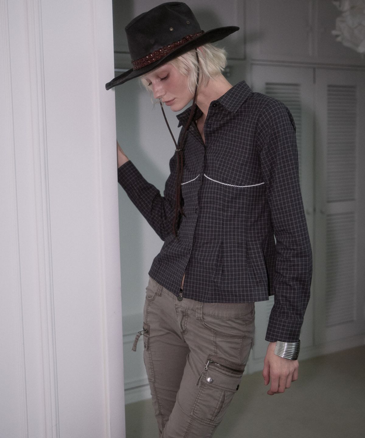 로제프란츠(ROSEFRANTZ) Lace Line Pintuck Shirt [Black]