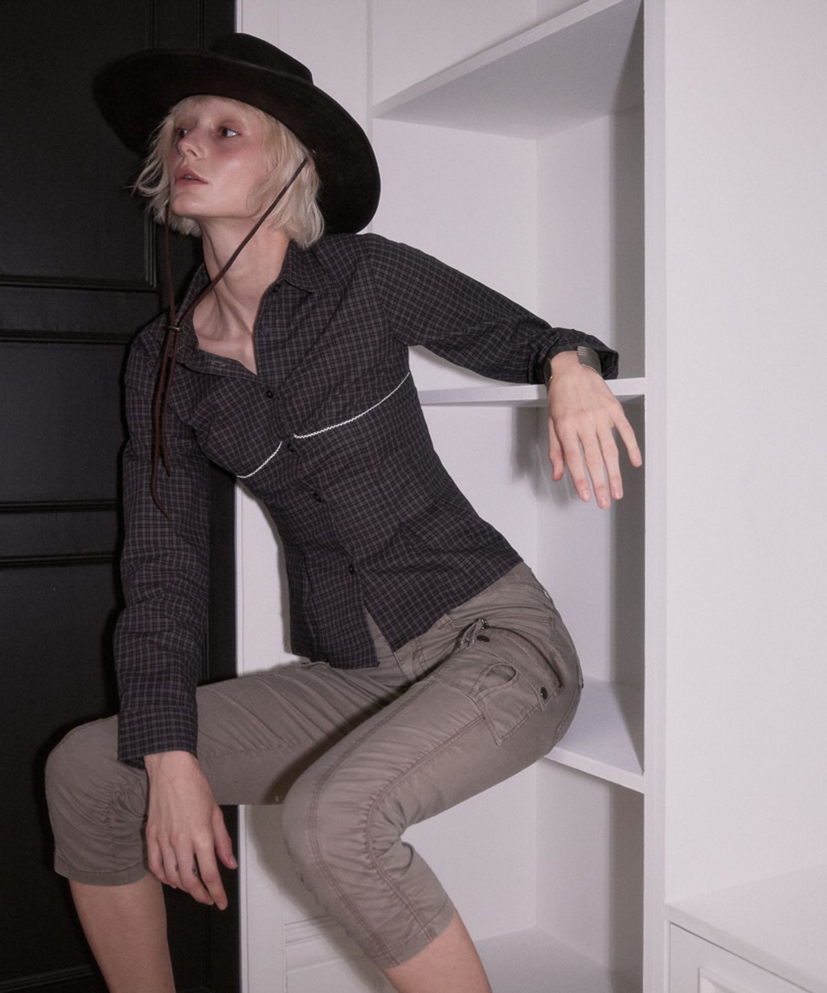 로제프란츠(ROSEFRANTZ) Lace Line Pintuck Shirt [Black]