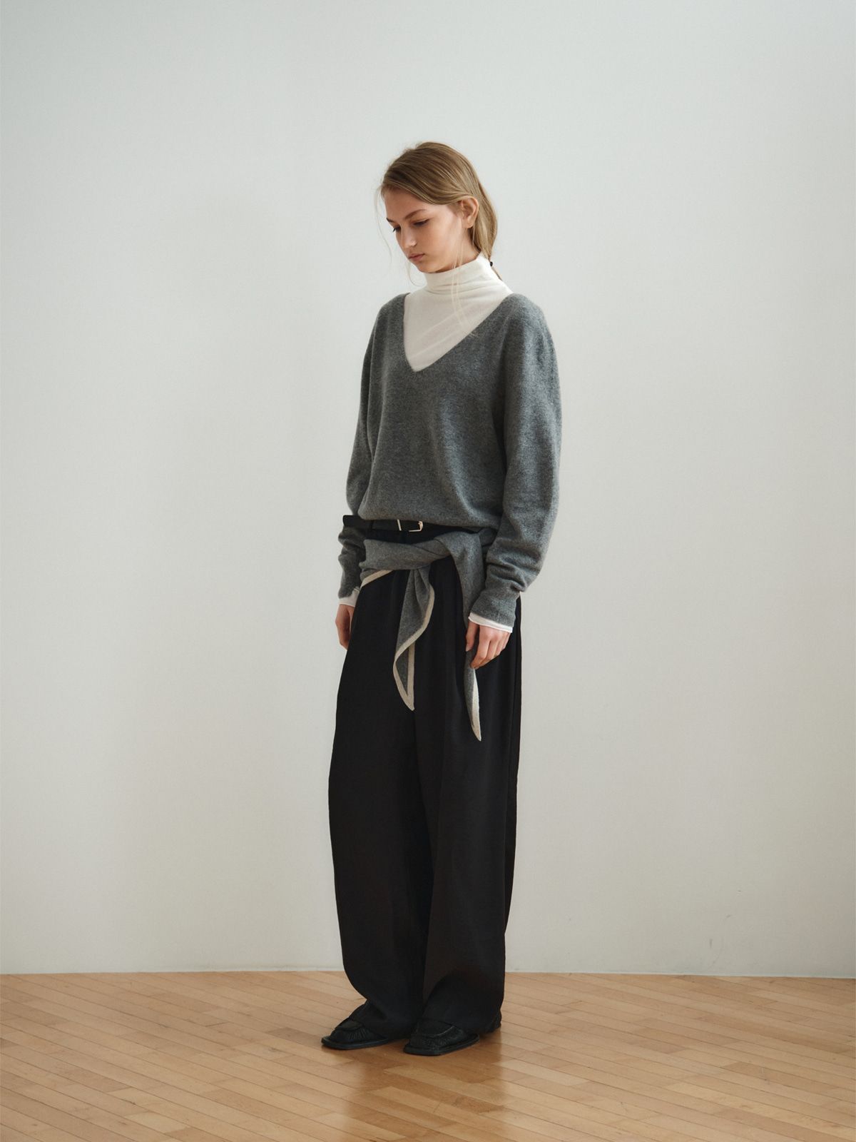 리플레인(REPLAIN) WOOL CASHMERE DEEP V-NECK TOP_GREY