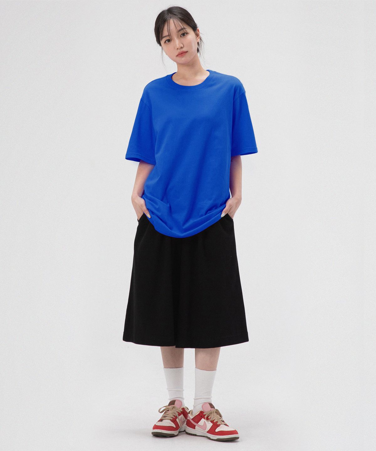 프리노어(PRINOAR) 데일리 원턱 와이드 8부 버뮤다 쇼츠-블랙