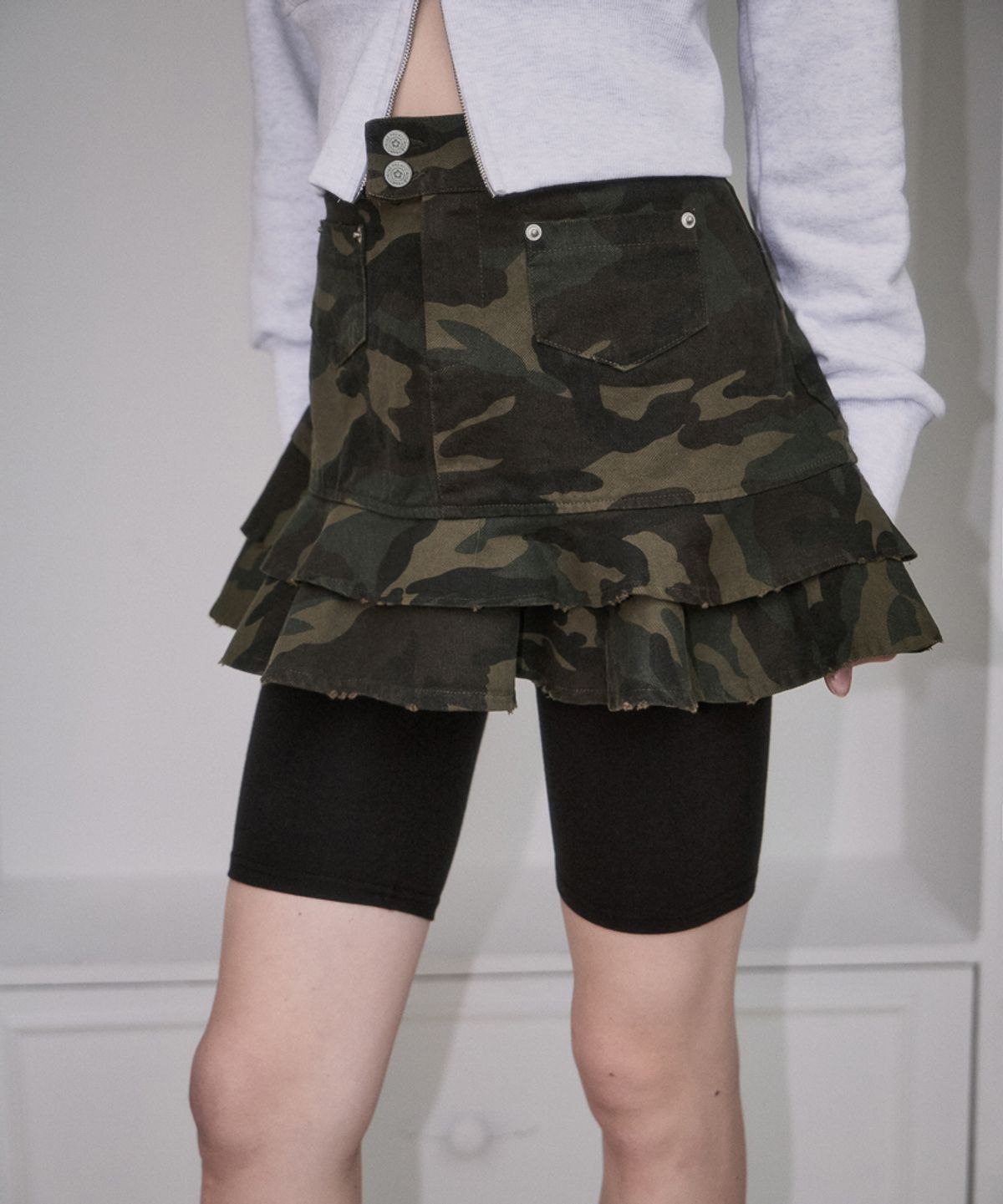 로제프란츠(ROSEFRANTZ) Rebel Layer Frill Mini Skirt [Camo]