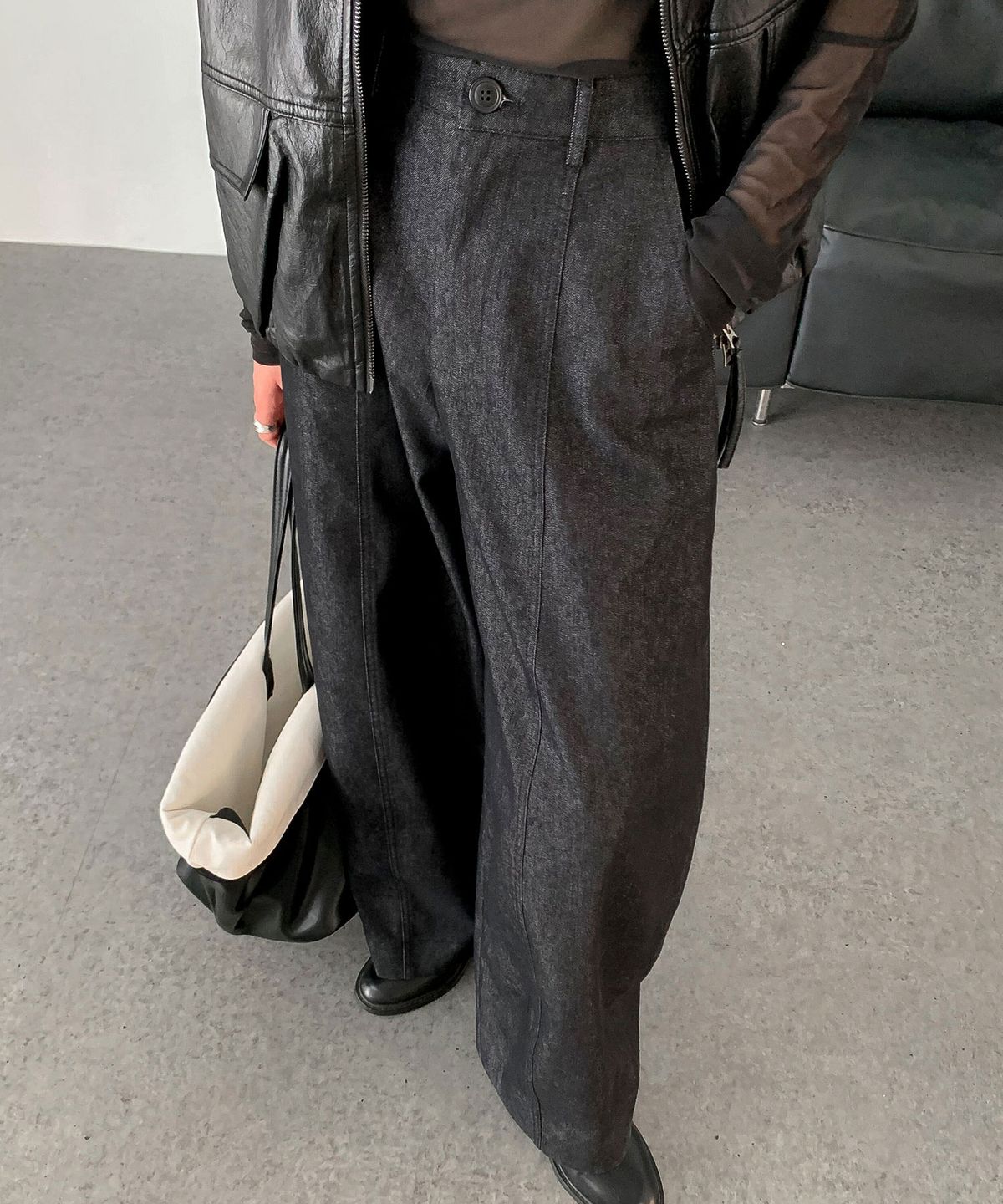 바스카라(VASCARA) Wide fit Half Banded Baggy Pants