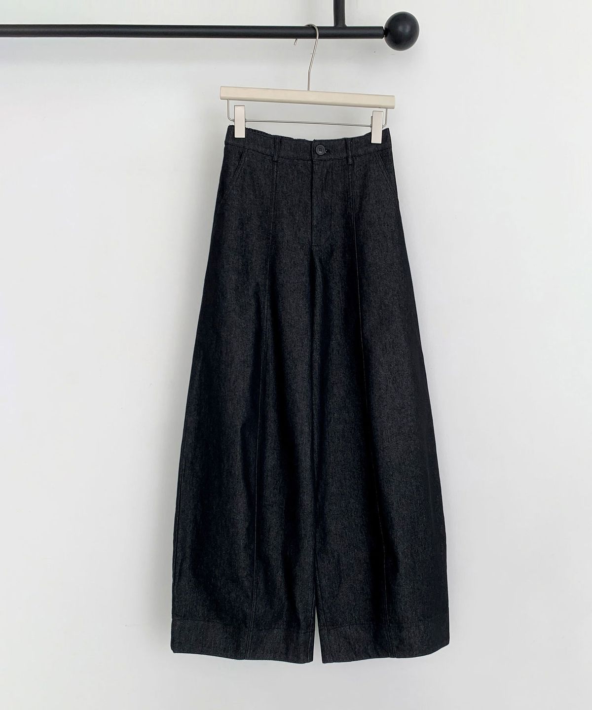 바스카라(VASCARA) Wide fit Half Banded Baggy Pants