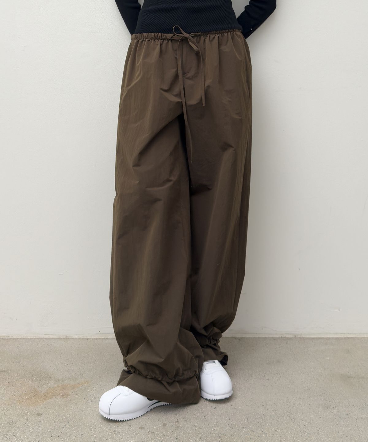 다이애그널(DIAGONAL) LAYERED STRAP TROUSERS (brown)