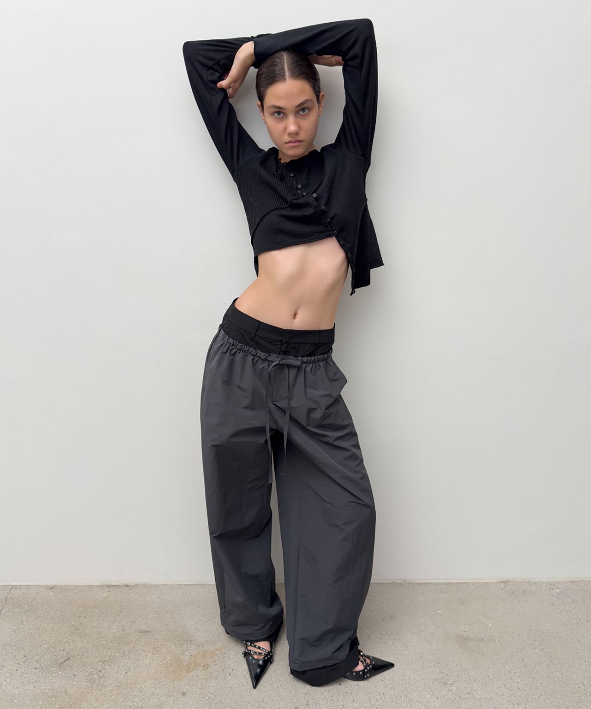 다이애그널(DIAGONAL) LAYERED STRAP TROUSERS (dark grey)
