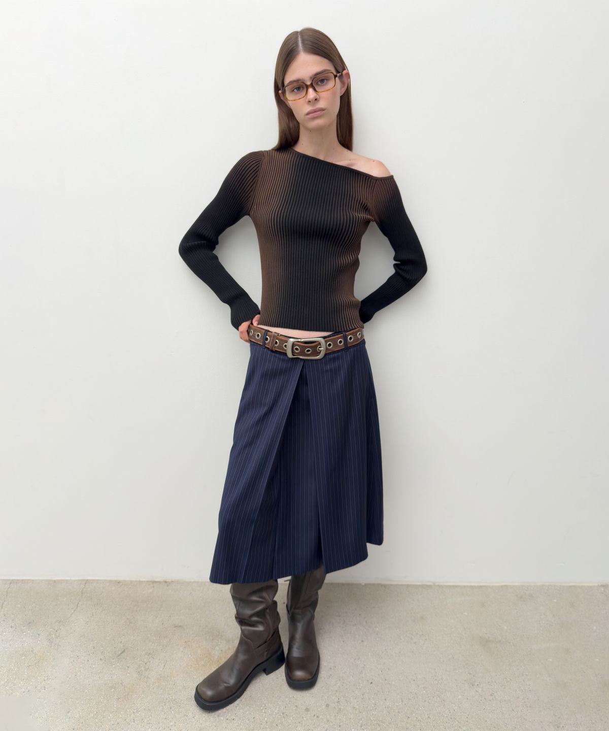 다이애그널(DIAGONAL) LOW RISE MIDI SKIRT (navy)