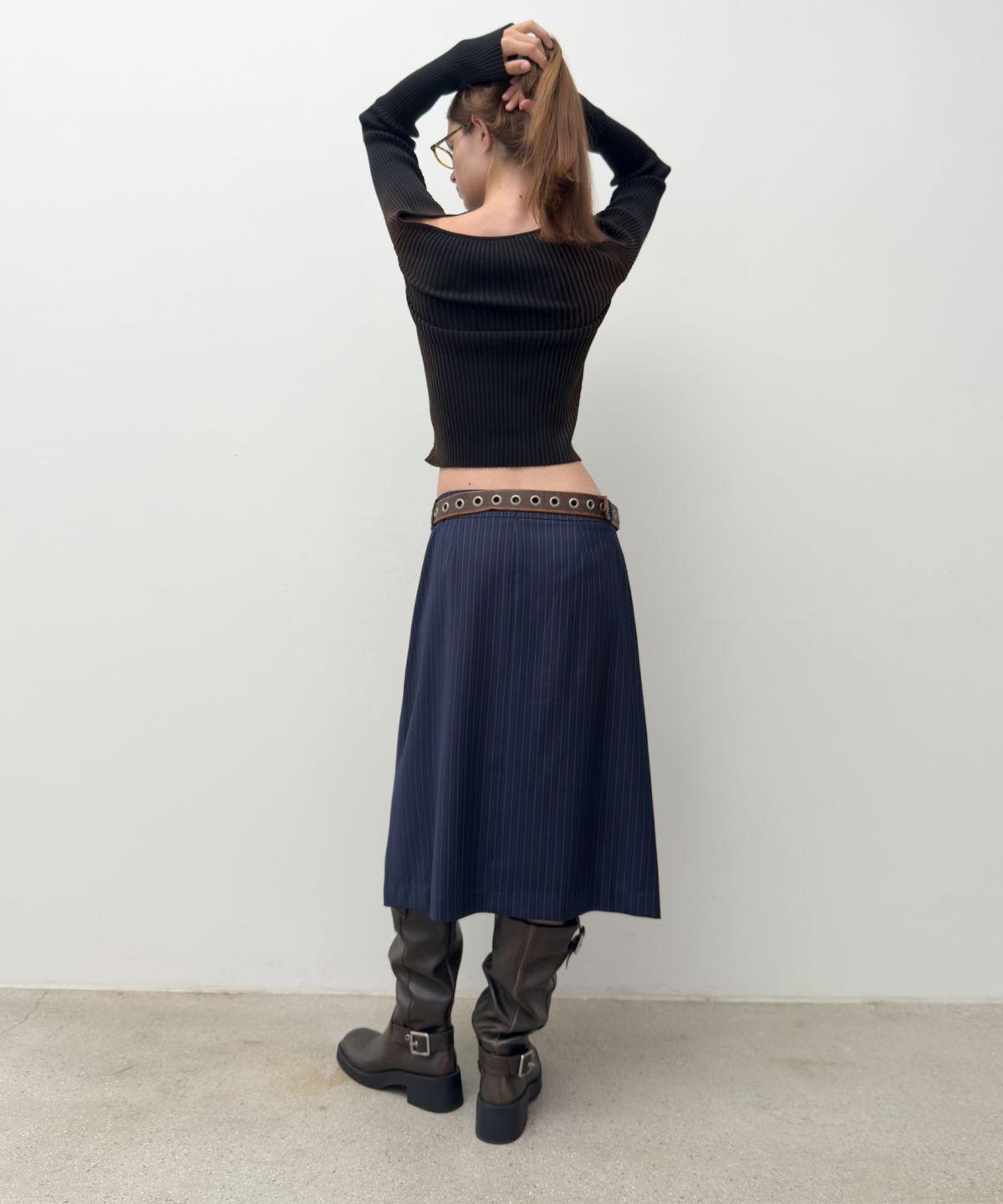 다이애그널(DIAGONAL) LOW RISE MIDI SKIRT (navy)