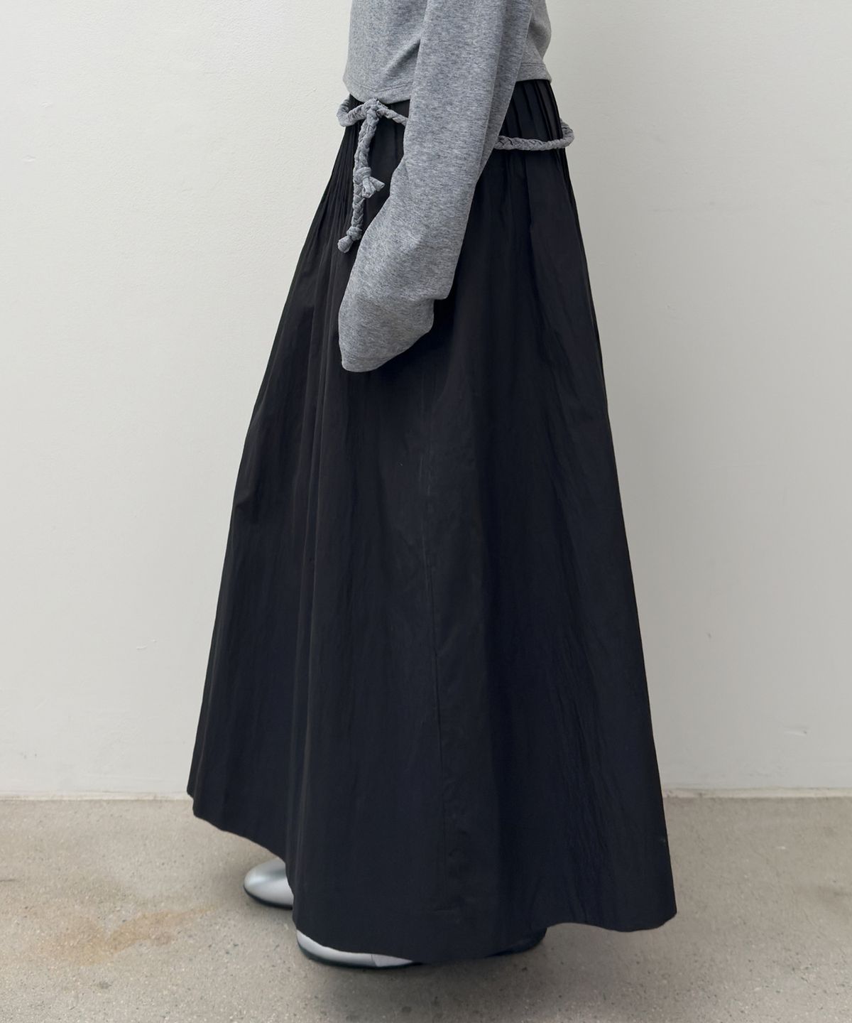 다이애그널(DIAGONAL) STITCHED TRAPEZE SKIRT (black)