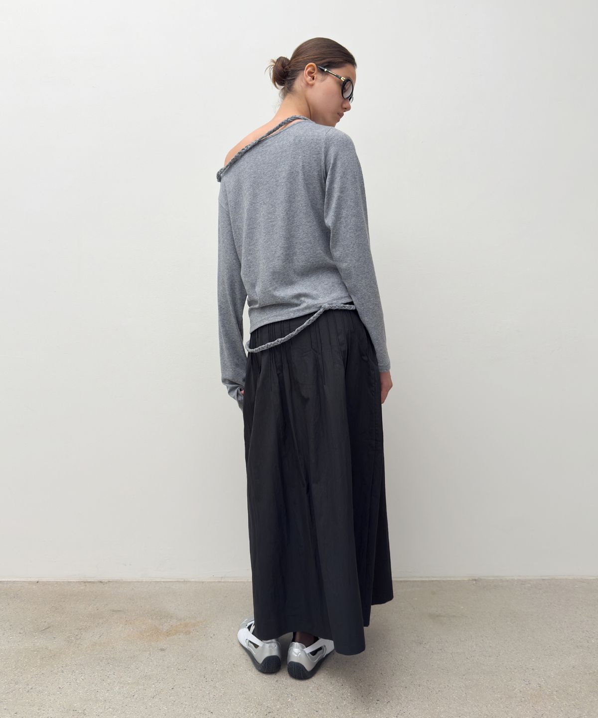 다이애그널(DIAGONAL) STITCHED TRAPEZE SKIRT (black)