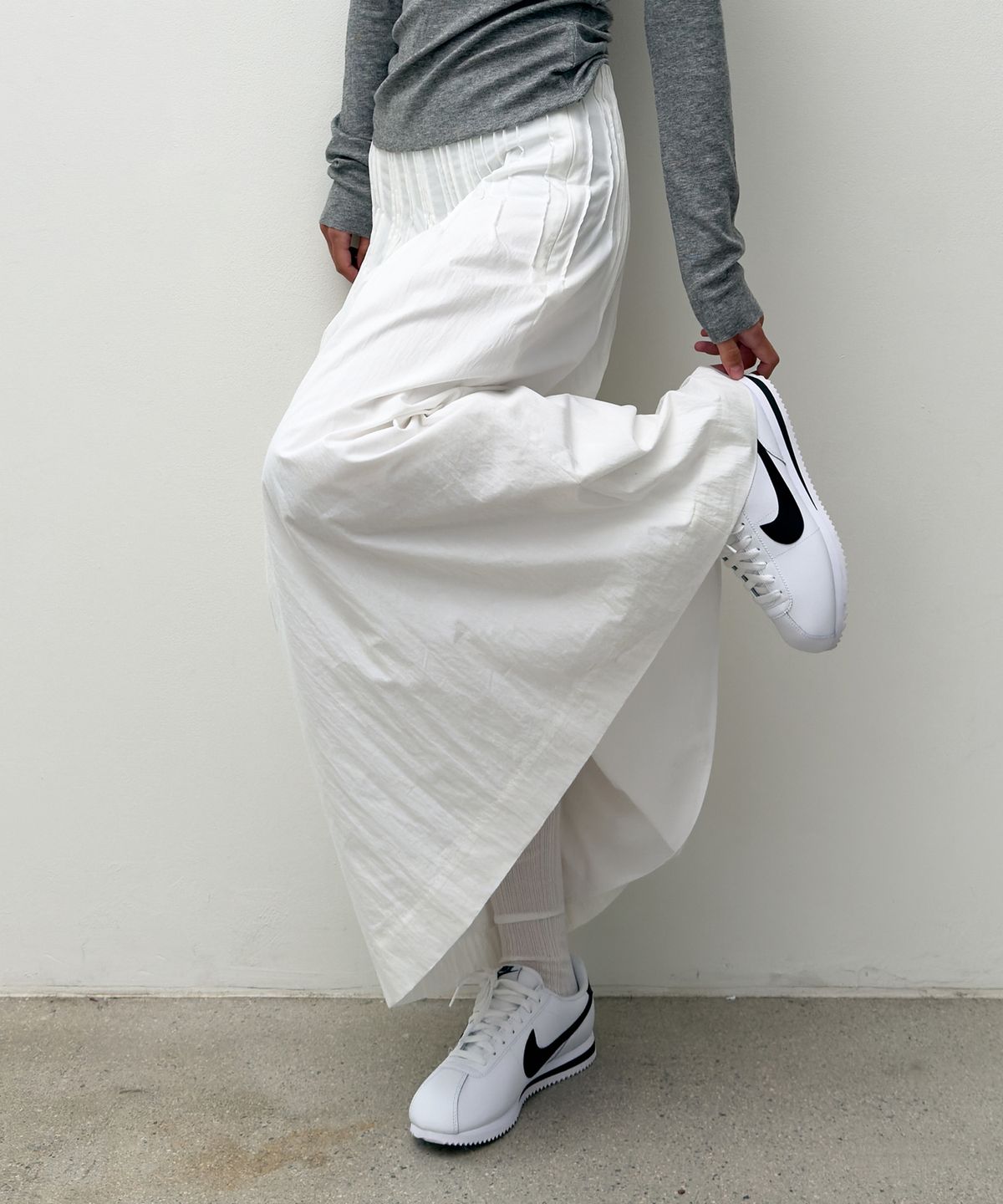 다이애그널(DIAGONAL) STITCHED TRAPEZE SKIRT (white)