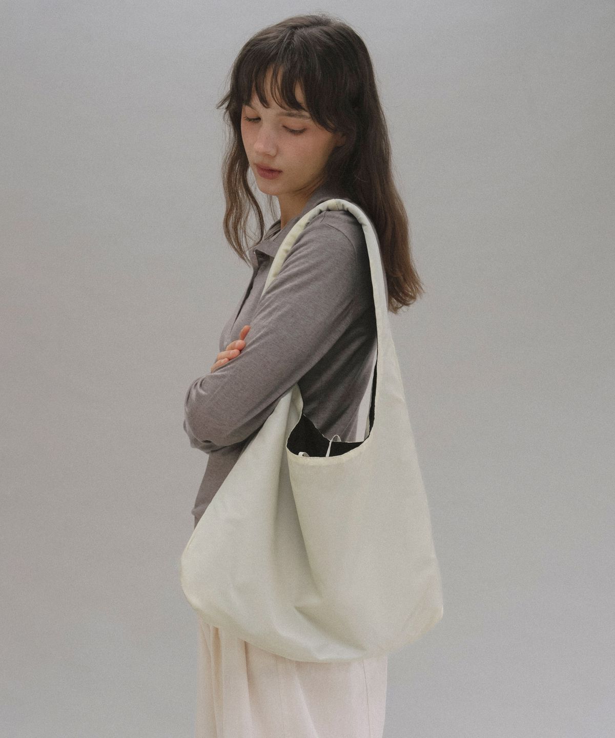 앤니즈(ANDNEEDS) Camilla reversible hobo bag (black)