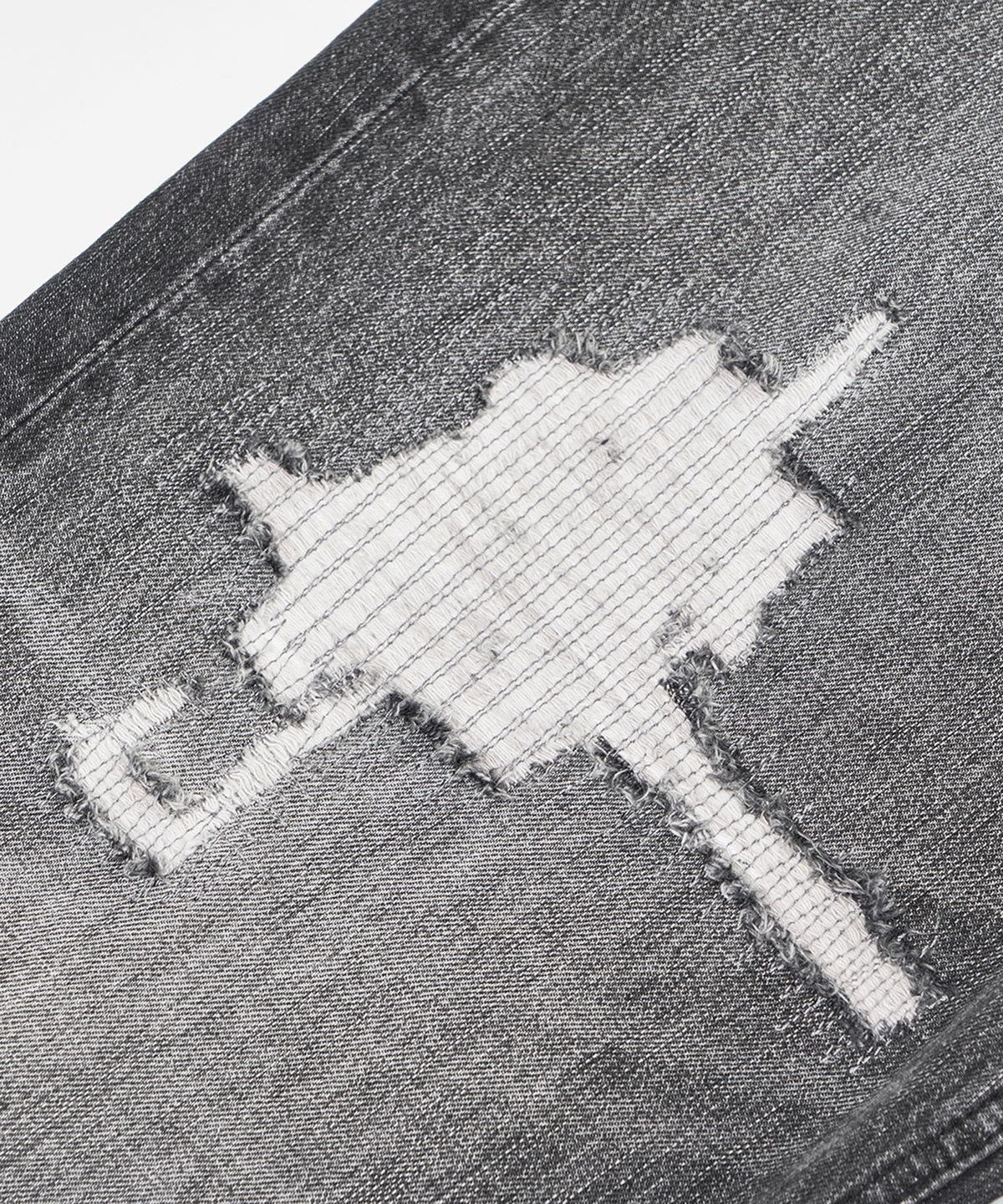 미드업데이트(MIDUPDATE) Destroyed Black Washing Denim Pants_Black