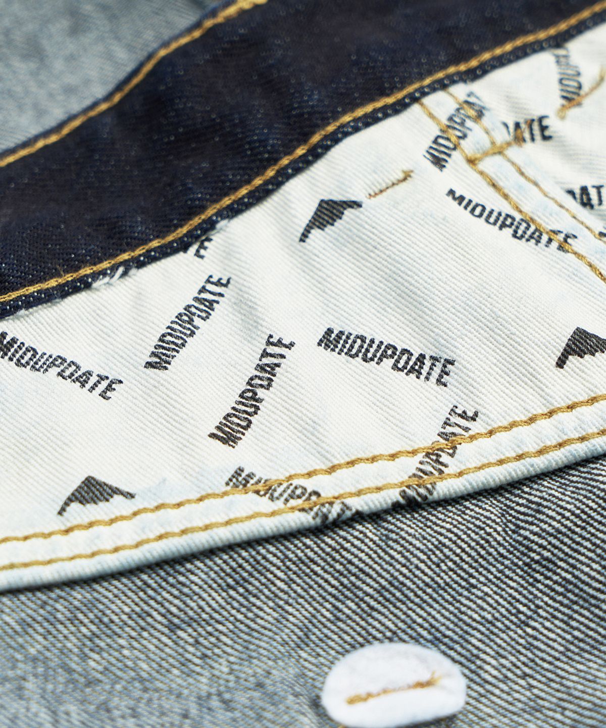 미드업데이트(MIDUPDATE) Dark Washing Straight Denim Pants_Navy