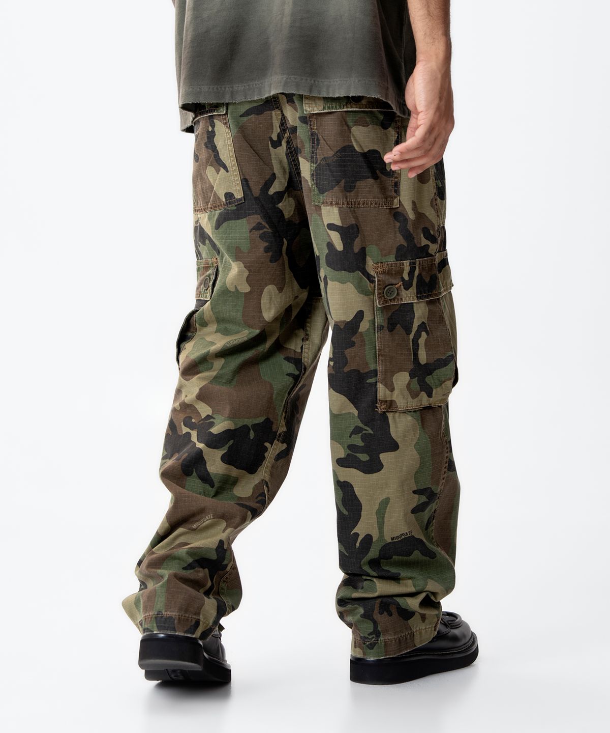 미드업데이트(MIDUPDATE) Classic Camouflage Cargo Pants