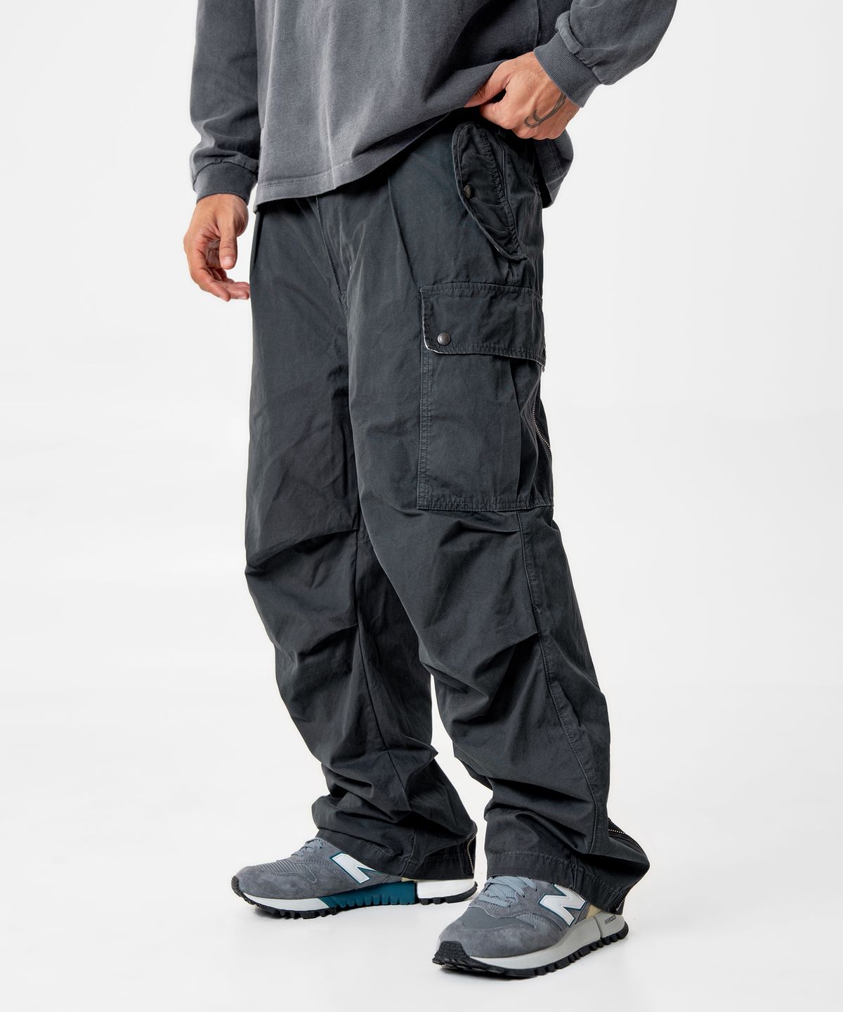 미드업데이트(MIDUPDATE) Utility Zip Pocket Cargo Pants_2color