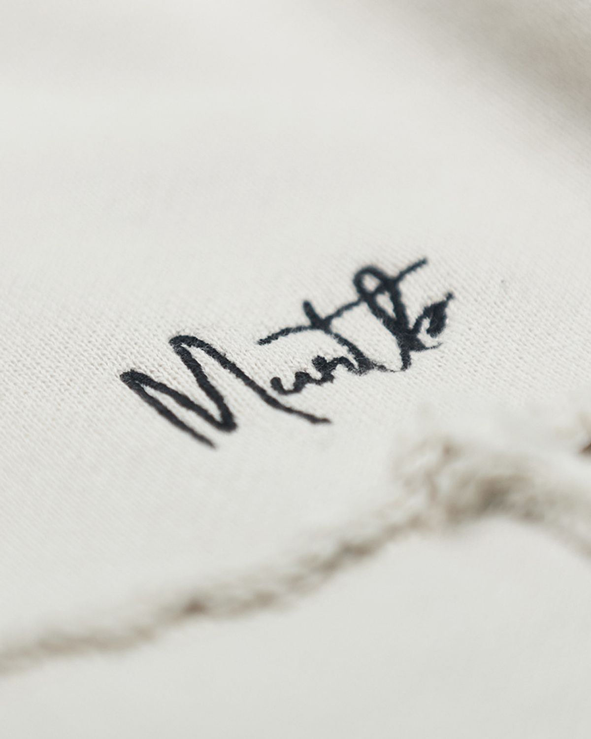 미드업데이트(MIDUPDATE) Garment Dye Essential Logo Hoodie_2color