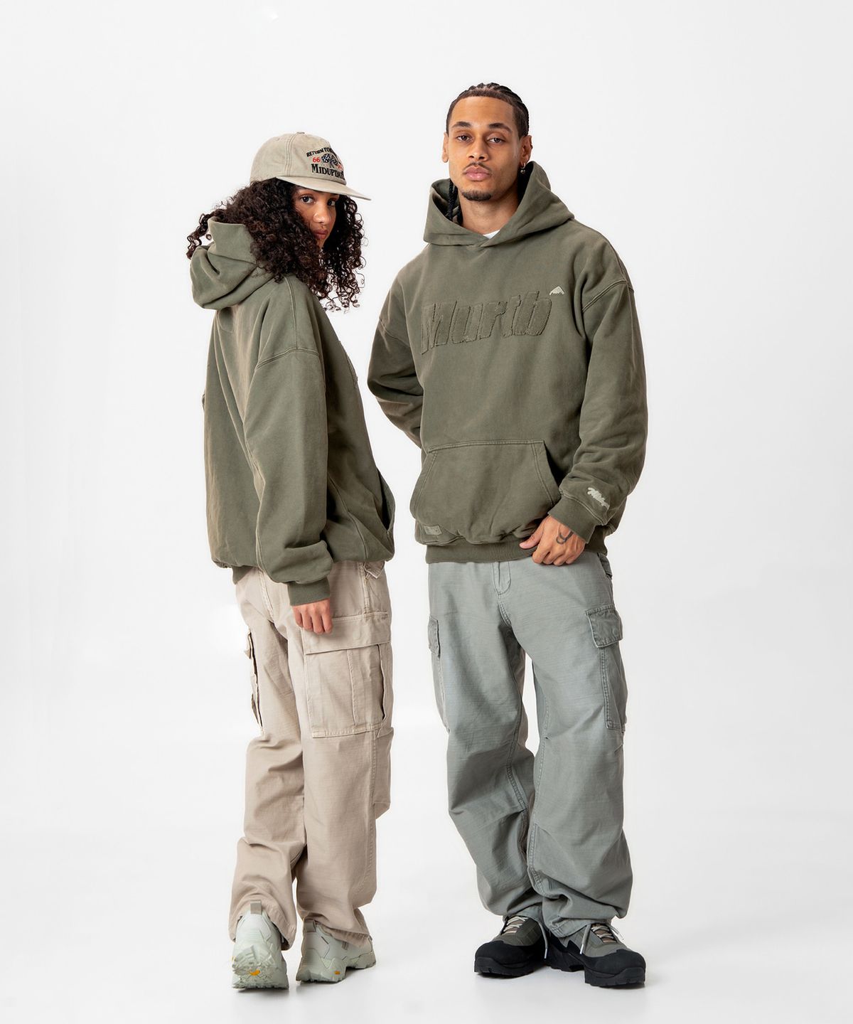미드업데이트(MIDUPDATE) Garment Dye Logo Hoodie_2color