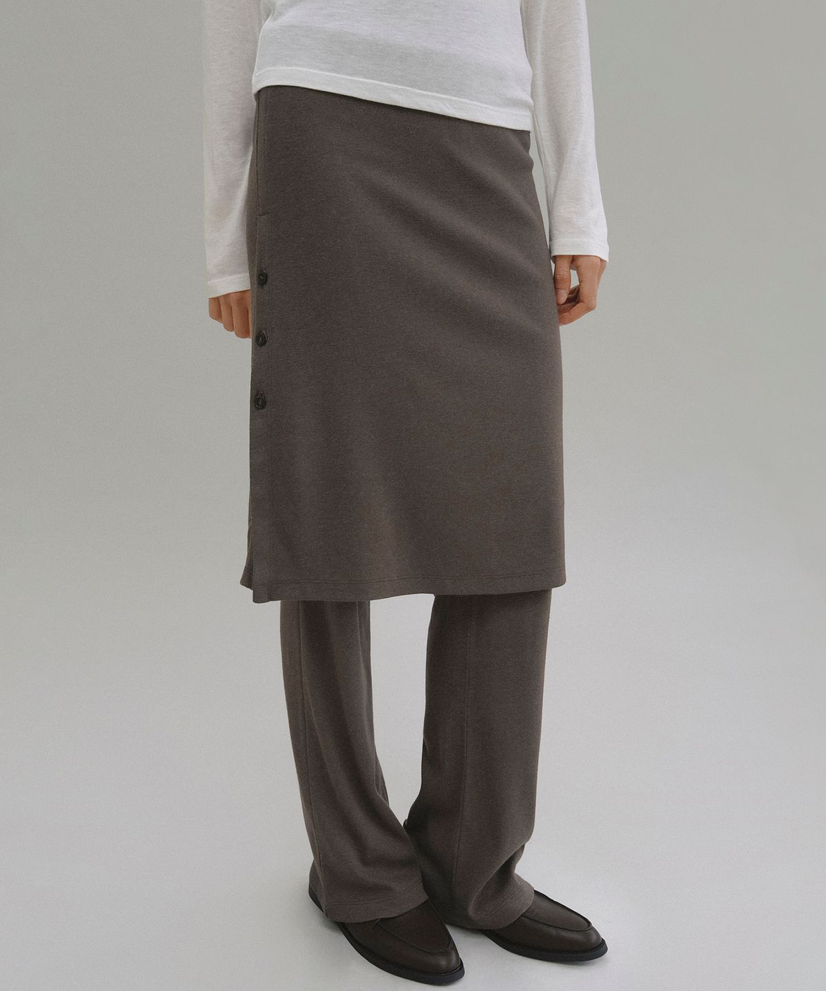 앤니즈(ANDNEEDS) Naia layered skirt pants (brown)