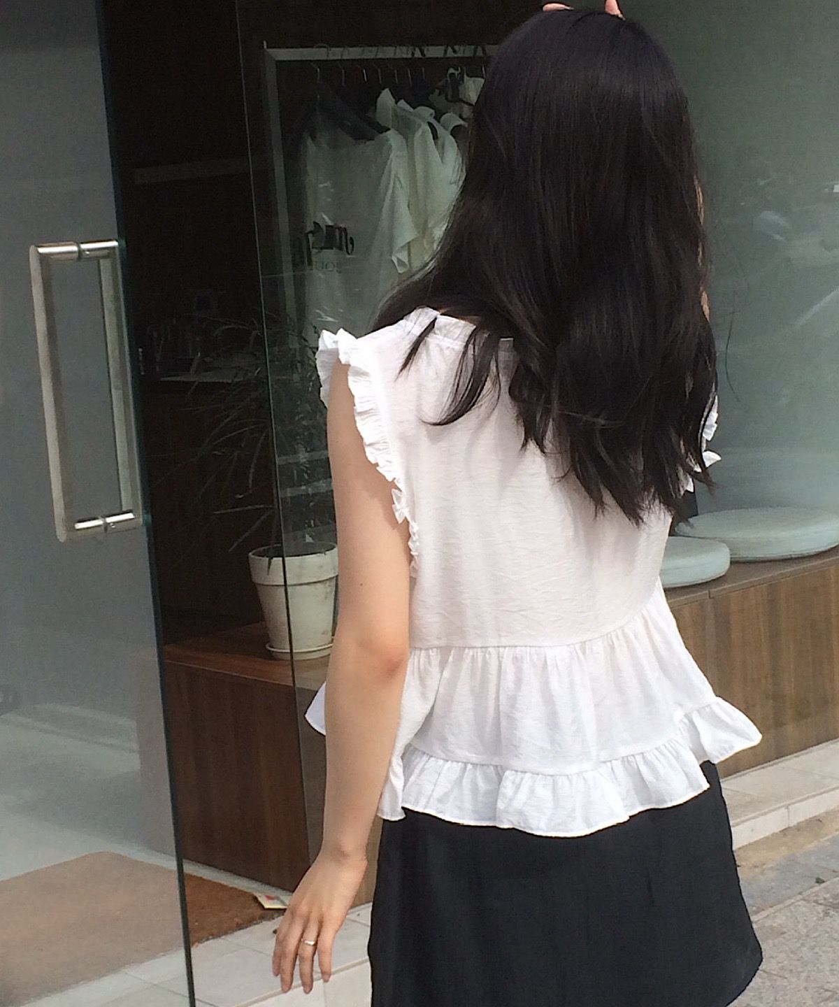 아포엠(APOEM) Frill Blouse - 2colors