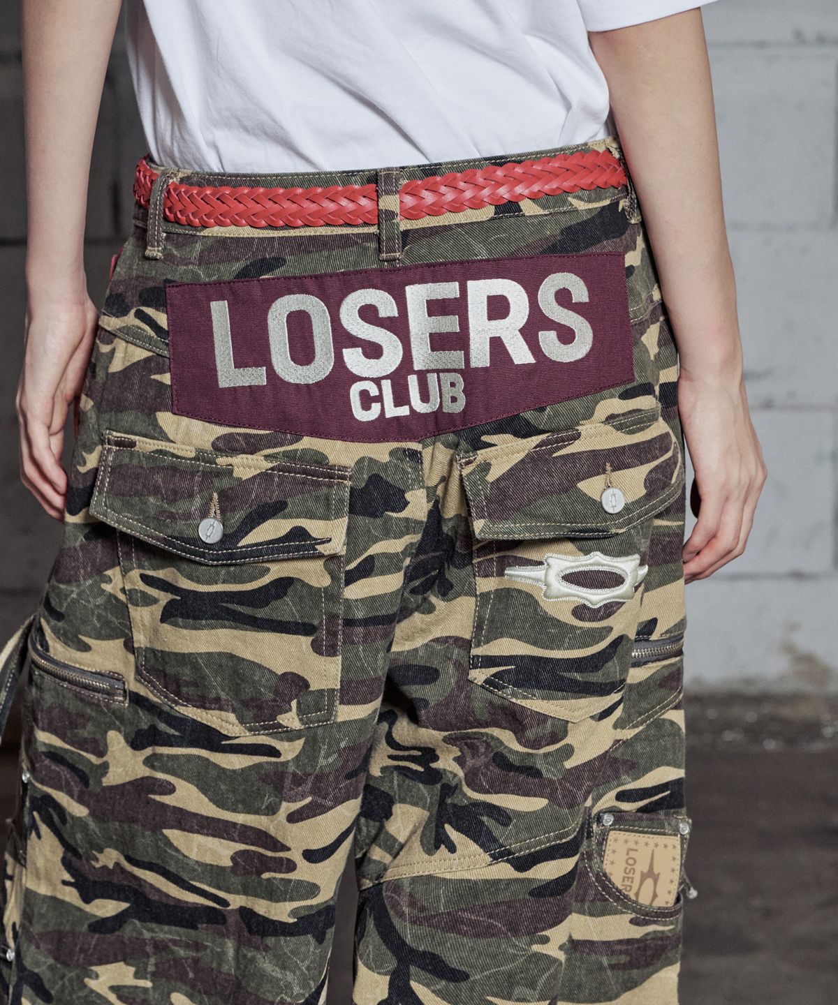 루저스클럽(LOSERS CLUB) 바이커 카고 포켓 와이드 면팬츠 카모