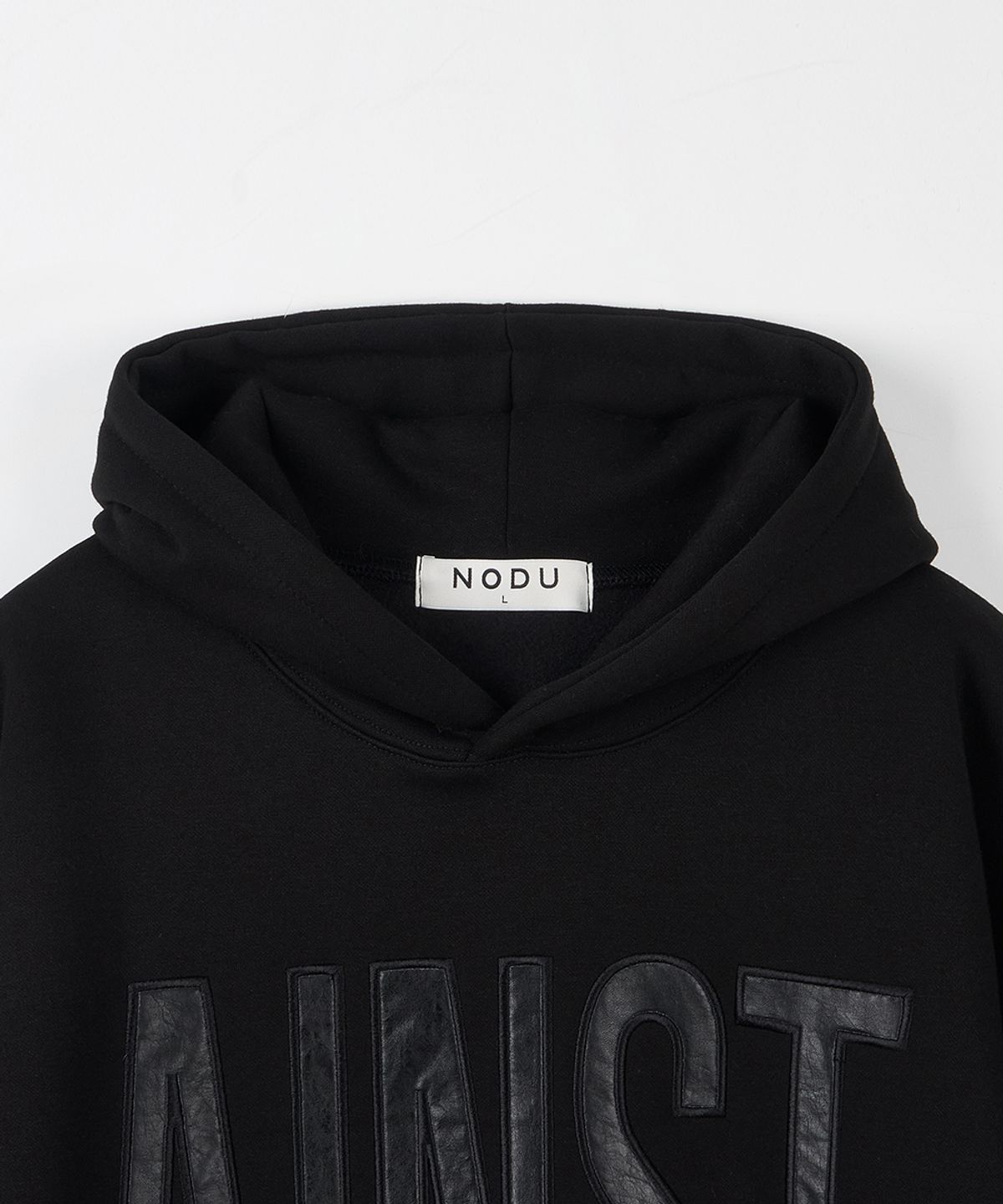 노드유(NODU) 아인 레더패치 아플리케 후드티 [블랙]