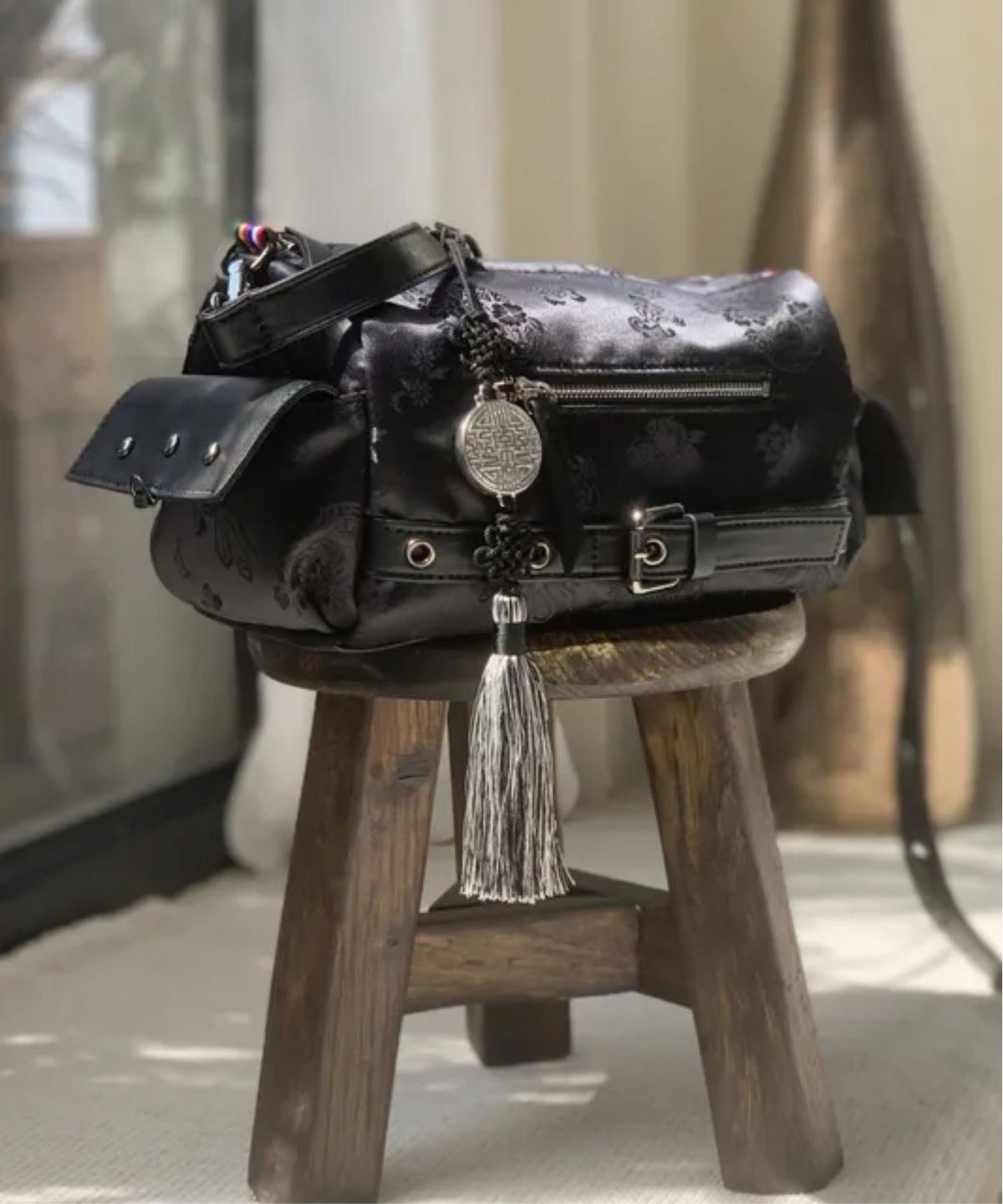 칠 하나 투 구육(71TO96) 휘담백 미니 Whidam Bag Mini (Black)