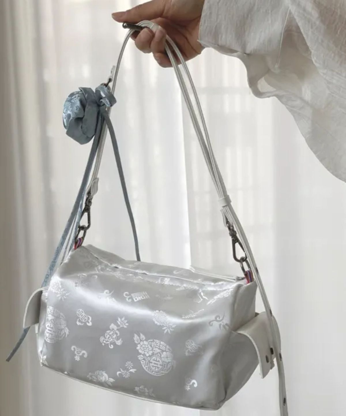 칠 하나 투 구육(71TO96) 휘담백 미니 Whidam Bag Mini (White)
