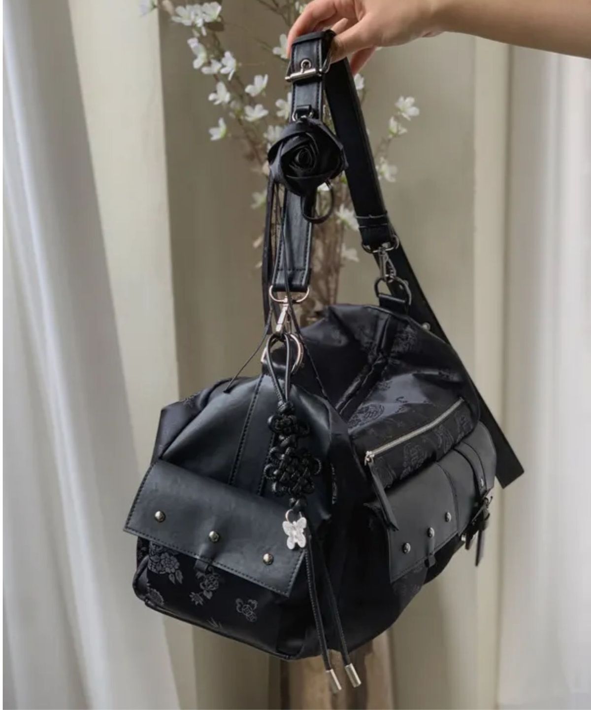 칠 하나 투 구육(71TO96) 휘담백 미디움 Whidam Bag Medium (Black)
