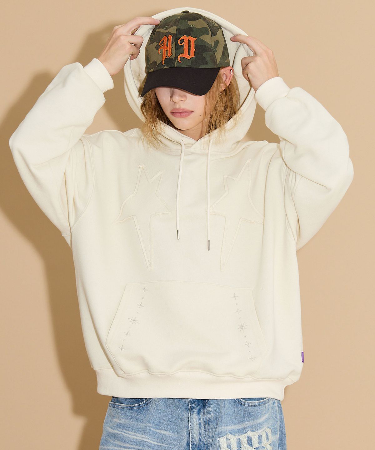 후드후드(HOODHOOD) 스타 아플리케 자수 후드 아이보리