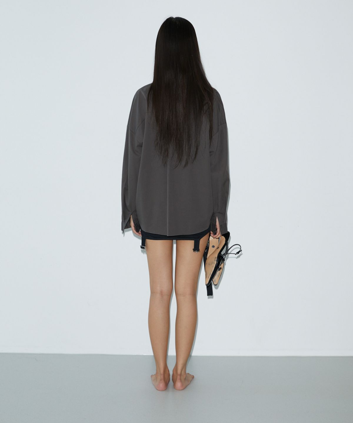 분트(VOONT) Basic Overfit Shirt (CHARCOAL)