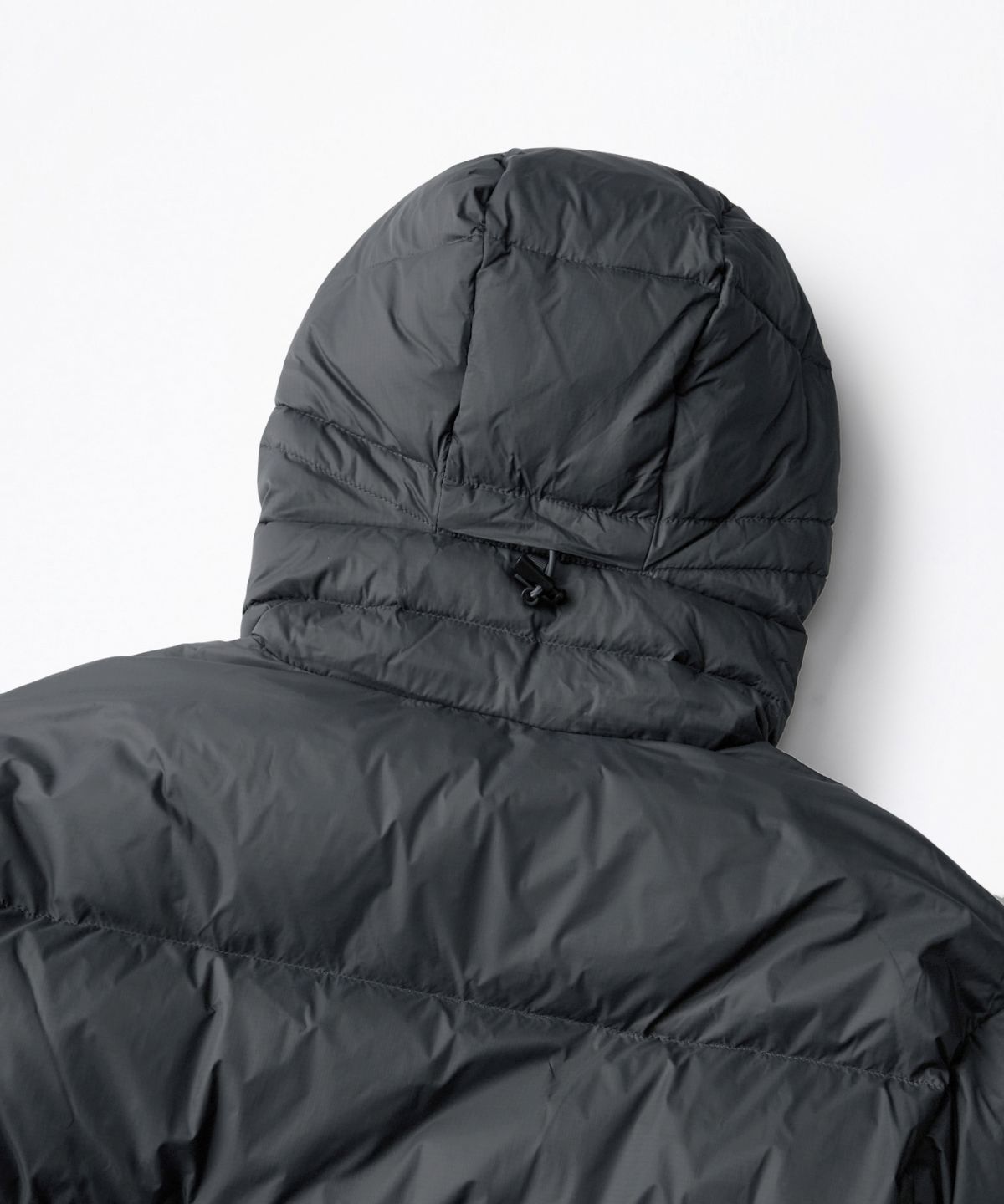 아웃스탠딩(OUTSTANDING) MOUNTAIN DOWN PARKA_CHARCOAL